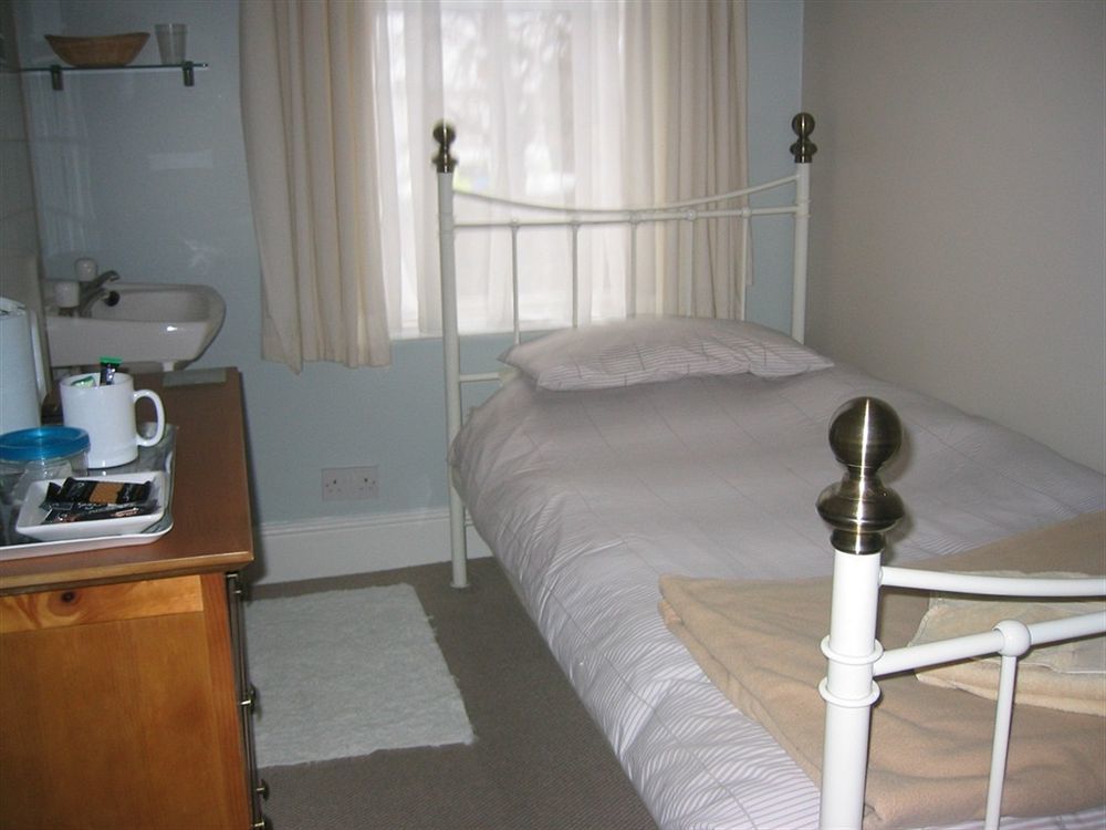 Bed and Breakfast The Beeches Clacton-on-Sea Esterno foto